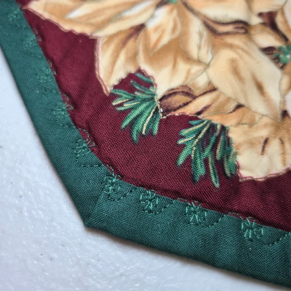 Poinsettia Holly Fabric Placemats Set of 8 Red Green Gold Christmas Holiday‎